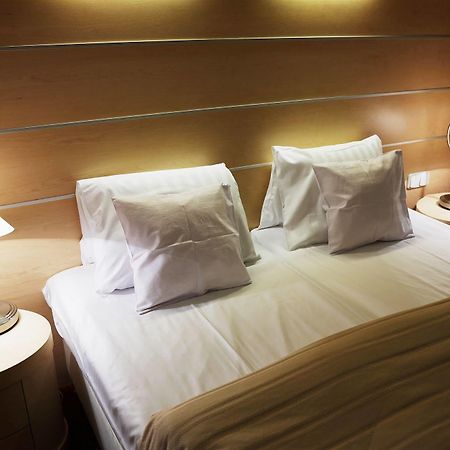 Hotel Domus Expo Parabiago Kültér fotó