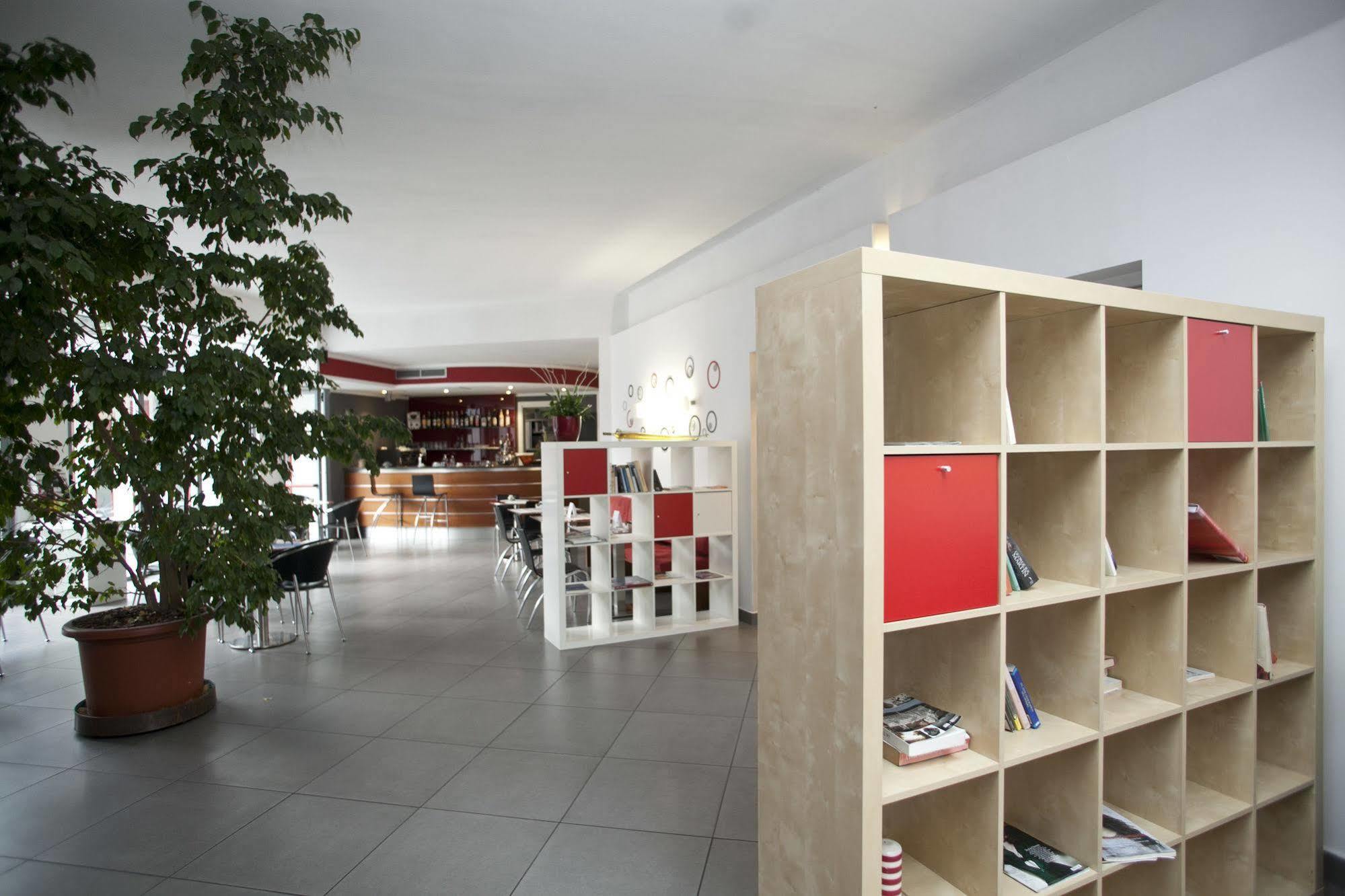 Hotel Domus Expo Parabiago Kültér fotó