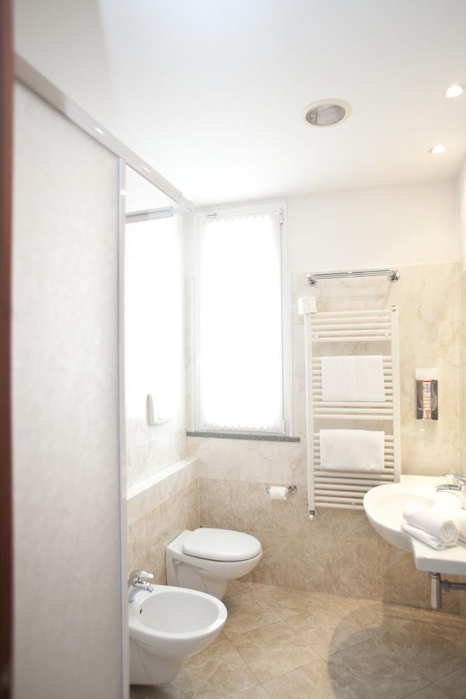 Hotel Domus Expo Parabiago Kültér fotó